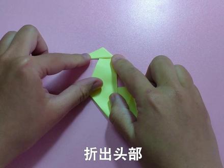 勤劳的小鸡折纸,简单好玩和宝贝一起动手制作吧,手工折纸小黄鸡 #折纸 #折纸动物 #手工折纸 #小鸡小鸡