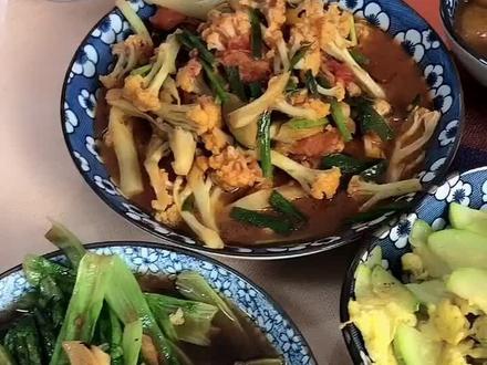 关于老一辈饭桌上的规矩您还知道那些呢?#饭桌礼仪 #中国文化传承 @抖音小助手