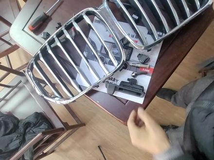 这个视频是新款宝马的后摄像头安装方法