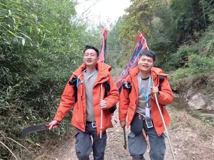 姚姚和阿学情歌合唱#荒野求生 #好运通道杯 #祈康山 #野外生存 #户外 @祈康山 @南斗荒野 @阿学 荒野 @荒野姚姚