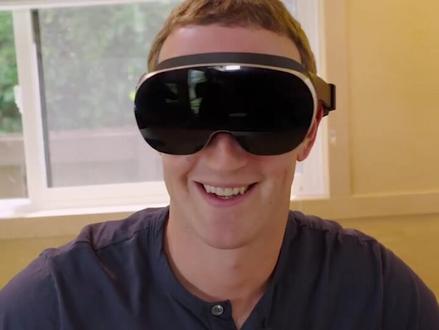 扎克伯格展示四款新的原型VR显示器,作为研究的一部分,以使元宇宙像物理世界一样逼真。需要通过视网膜分辨率、多个焦距深度、高动态范围等来解决挑战,然后将所有这些技术安装到比现有任何东西都轻/更薄的设备中。
#Zuckerberg#扎克伯格#Meta#元宇宙
#Metaverse#Butterscotch#HalfDome
#Starburst#Holocak#VR#虚拟现实
#MR#混合现实#XR#XR观察