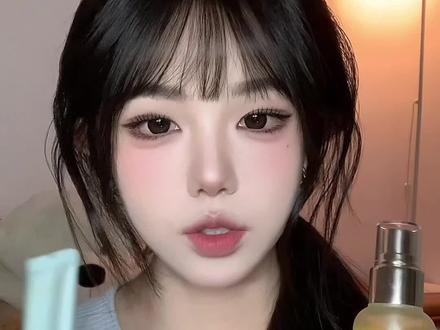 千呼万唤!9min年度爱用彩妆😋2025大结算~ 全程无广自用!具体的用法老婆们都可以在之前的妆教视频里找到~
#年度爱用 #彩妆分享 #底妆好物 #马年新妆新好物 #美妆