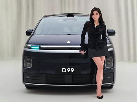 初晓敏:敞篷MPV 能看车内 抢先体验零跑D99 #零跑D99
