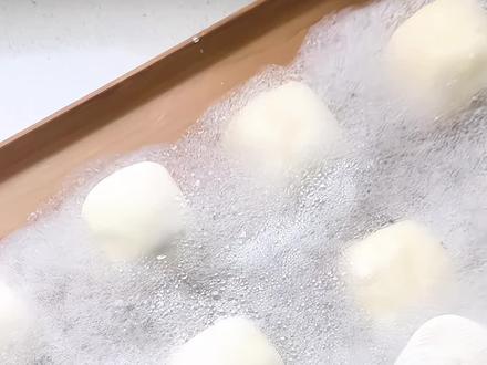 自制脆皮霉豆腐❗ #手工DIY #在玩一种很新的东西 #霉豆腐 #霉豆腐制作 #自制霉豆腐