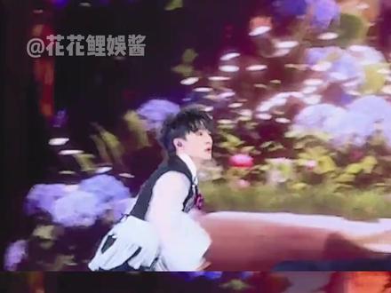 没说看周深演唱会还能看小品啊 #周深 #周深演唱会 #小品 (cr见水印)