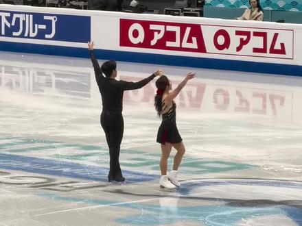 全程护送隋文静韩聪到kiss and cry#隋文静韩聪 #四大洲花样滑冰锦标赛 #花样滑冰 #双人滑