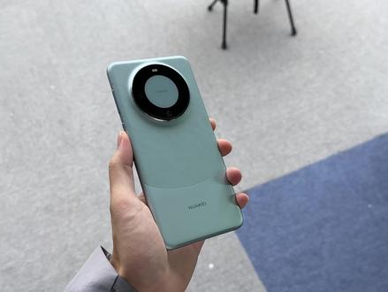 用了几天华为Mate60 Pro,异响不断... #数码 #华为 #mate60pro #鸿蒙4