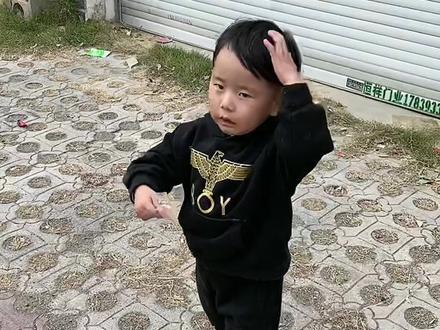 今天无意间翻到两年前的视频 只回来一个晚上,第二天接了电话急急忙忙走了,孩子哭闹也没阻止他能停下车看看,可能那个时候就有情况了,我只是一直没发觉@柏娅❤️(下午2.00直播有大事宣布)