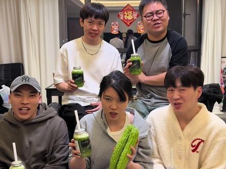 逢聚会必作妖之无苦硬吃#谁是卧底 #朋友聚会 #整蛊