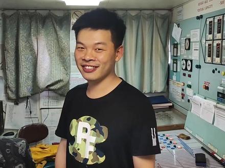 #海员生活 今晚拨钟,可以多睡一个小时。看春春怎么用英语广播?#海员草京 #海员 #海员培训