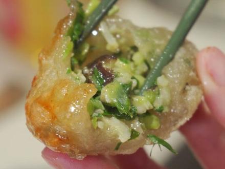 巧妇难为无米之炊,但是不用米的粿,你见过吗?#潮汕美食 #无米粿 #特色小吃 #韭菜