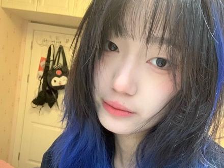 这么显白的克莱因蓝确定不染一个吗?!#染发 #发色 #mp染发膏 #斑蓝