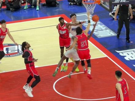 “张文杰再次送上飞天盖帽”#张文杰 #CBA联赛 @DOU+小助手