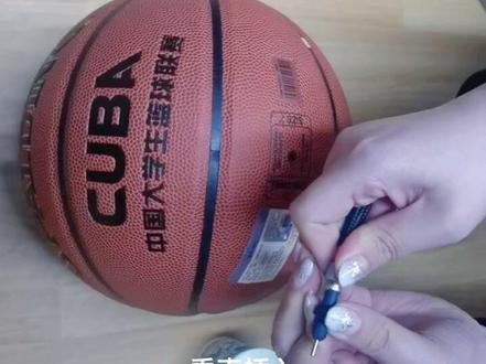 为了心爱“球”,一定要正确使用好气针!#斯伯丁篮球 #篮球🏀 #亨受打球带来的快乐