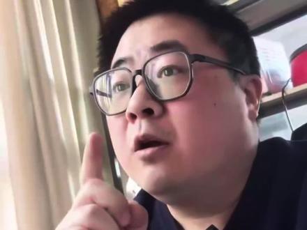 1分钟教你做人物海报
AI只能是辅助,专业设计师请忽略,我们纯纯好玩
#海报设计 #AI #人物海报 #海报教程 #品牌设计