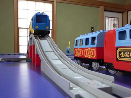 儿童喜爱的乐高积木高铁火车玩具搭建轨道桥梁亲子火车玩具互动