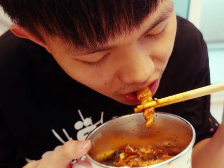 #说唱 #贵州说唱 #张峻豪贵州说唱
《黔黔黔》—张峻豪