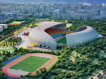 临汾奥体中心项目工程完成招标,山西八建集团联合中标,将建设1栋地上4层的体育场,按甲级体育场馆标准设计,规划座位数约3万个,涵盖标准田径跑道、天然草坪足球场、运动员休息室、裁判休息室、媒体转播室、贵宾接待室、观众休息区、商业服务区域等功能空间,可满足全国性单项体育赛事(如田径、足球)的举办要求,同时具备大型文艺演出、集会活动的承接能力。#dou上热门 #临汾#临汾奥体中心