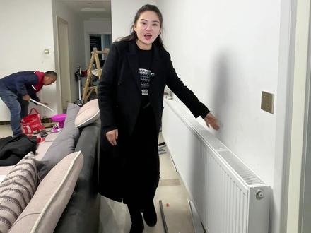 在寒冬来临之前安装一套明装暖气片,真是明智的选择!暖和并且使用费用不高,真是家家都需要!#冬日取暖神器 #温暖过冬#冬季供暖#太和暖气#小沃ai智能壁挂炉