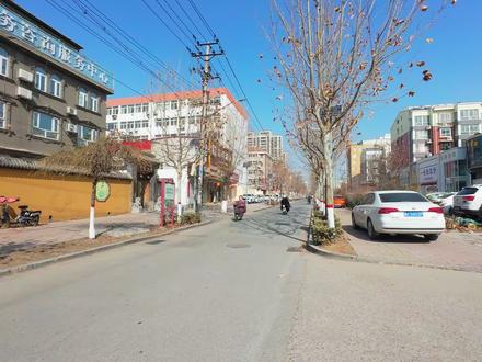 保定翠园街开了8年的马记锅台院,排骨清江鱼按斤称,真鲜啊 保定翠园街开了8年的马记锅台院,排骨清江鱼按斤称,吃的就是新鲜#宝强探店