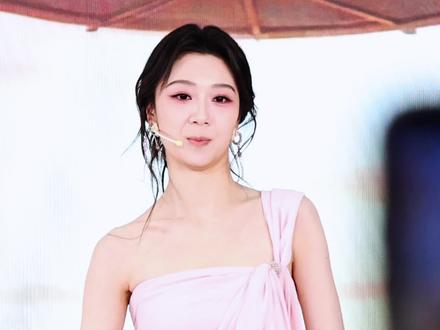 是谁👀在2025年的最后一天跨年夜看见秀媛跳 I miss you!
我!我!就是我!!
#朱美吉 #喜人奇妙夜 #思念成吉 #十人部落 #喜人