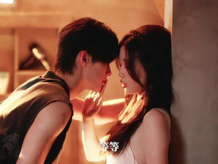 你俩亲昏头了,我也看昏头了啊啊啊啊啊啊啊#遇上何与这款毫无抵抗力 #何与 #双轨 #靳朝