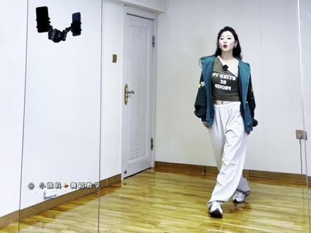 张函瑞舞蹈教学(跟练版) 主页保姆教程👇都在课包#张函瑞进行曲舞蹈挑战 #舞蹈教学 #张函瑞进行曲 #抖音年味舞蹈大赏 #小姨妈舞蹈教学