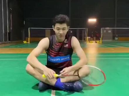 李梓嘉穿线31磅,你用几磅的球线呀?
#羽毛球装备 #李梓嘉 #羽毛球