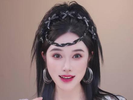 超仙气的半扎披肩发教程来咯 喜欢的姐妹赶快跟着视频学起来吧#发饰头饰#发型教程#假发#马尾夹