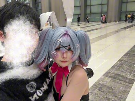 和兔子洞拥抱的一天#coser #漫展 #佳能#摄影