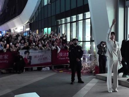 美神降临 终于见到普普了🥹 云旗我好嫉妒你
真人美到爆炸