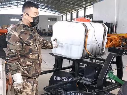 四轮拖拉机改装路面切割机的操作#切割机#切割机操作规程 @DOU+小助手