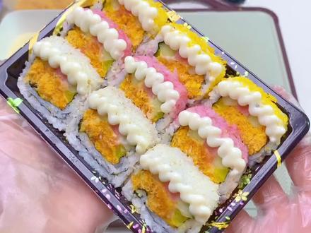 新手入门反卷寿司,原味三色拼盘寿司做法来啦,好看又好吃,快做起来吧!#上热门 @DOU+小助手 #寿司 #寿司的花式做法 #抖音美食推荐官 #寿司教程