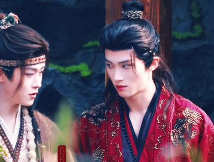 你俩嘀咕什么呢,给我听听! #闫桉 #田嘉瑞 #月鳞绮纪