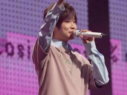 徐良重新定义演唱会:校服+年会! #徐良 #徐良把演唱会办成年会第一人 #演唱会