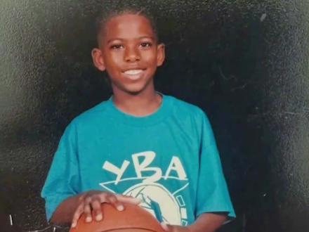 克里斯保罗退役了,很多球迷的青春终于也还是再见了。
#克里斯保罗 #保罗退役 #篮球运动员