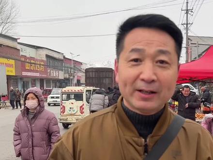 今天去莲花镇赶大会了,网红小飞在这举办星光节#小飞和星光村的故事 #莲花镇 #我为家乡代言 #赶大会看大戏 #民间实拍