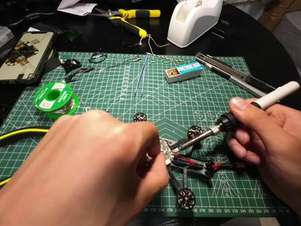 #穿越机 后面的镜头只作演示,并不是这台飞机拍的,但也能拍出一样的效果