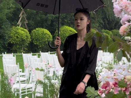 果然纯友谊 只有朵拉和她的那只猴儿#走路带风