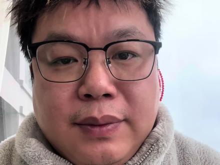 今天大A开盘受到美以伊战争的影响小幅低开,随后沪指在石油石化、煤炭、通信及银行板块的护盘下一度出现反红,收盘微红。#股票干货 #股票交易 #干货分享 #强势机会