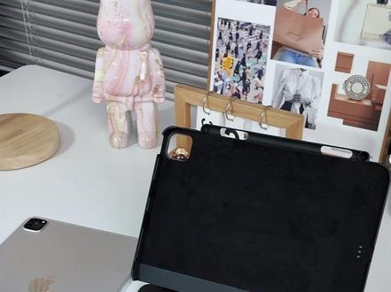 ipad妙控键盘黑科技,磁吸伴侣壳分享 你在使用妙控键盘的时候,,会不会总是担心因为平板是裸机使用感到不安,可以看下我们家这款ipad妙控键盘伴侣壳,兼容所有妙控键盘搭配使用,秒取秒安装,使用键盘的同时更好的保护平板,还有笔槽可收纳电容笔。#平板保护壳 #平板配件 #妙控键盘伴侣壳 #ipad妙控键盘伴侣壳 #ipad保护套