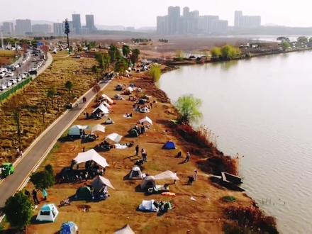 武汉景点推荐1:黄家湖湿地公园(武汉军运村)
推荐:露营+烧烤+拍照+桌游#摄影 #周末去哪玩 #阳光正好🌞