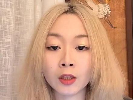 果然睡得晚是有瓜吃的 不明白事情的原貌不予评价
朱妈的姐姐今晚直播回应最近的风波了#南宁小小朱妈咪#小小朱妈咪#真实生活分享官