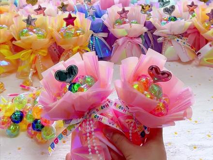 挑战一分钟做30个六一糖果礼物 #手工糖果花束 #六一儿童节 #棒棒糖 #礼物diy #棒棒糖花束教程