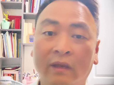 戳穿铁一金湾99.9%升学率的谎言 最近刷到好多网传消息说铁一金湾理科最高688、文科646,一本上线率高达99.9%,作为家长我得说句掏心窝的话:这个数据百分百是假的!纯纯夸大炒作!稍微懂点教育和数据的人都能一眼识破。
铁一金湾2023年才首届招生,计划招300人。就算300个孩子全发挥稳定,只有1个没过特控线,真实一本率也才99.67%。正规公办学校,绝对不会用99.9%这种不严谨、经不起推敲的统计数据。这些高分和升学率根本不是学校官宣,全是别有用心的人编造传播的谣言。
现在教育早就变了,2026年高考改革方向很明确:命题不再套路化,不考机械刷题,重点考察孩子的思辨、理解和综合素养。我们真没必要被所谓的名校噱头、虚假升学率绑架得焦虑。
一所学校最好的口碑从来不是吹出来的满分数据,一个孩子最好的底气也从来不是名校光环。
#铁一金湾 #铁一中金湾中学 #西安房产罗老师