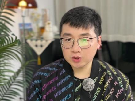 春节红包的AI大战已经开始,BAT大厂已进决赛圈 腾讯元宝,阿里千问,字节豆包,百度文心,都已入场,谁掌握了主动,谁就掌握未来的流量入口,像极了十年前的移动互联网,你更看好谁呢?#AI #元宝 #豆包app #千问 #deepseek