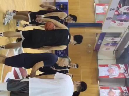 斗牛🐮 张浩嘉VS刘权标 你们猜最后谁赢了#cba热门