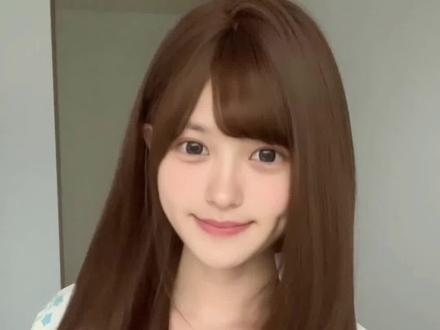 假发斜刘海打理教程!
#假发教程#刘海教程#斜刘海#假发分享