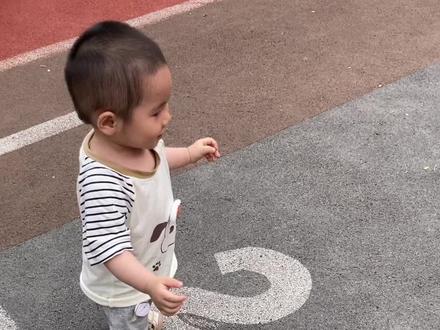 #别练了再练进国家队怎么办 #人类幼崽成长计划 #精力旺盛的宝宝 行了,不要练了,差不多可以了,万一你被国家队选中了怎么办?没有钱买机票🤣
