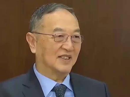 为什么这么多企业大佬都喜欢捧柳传志,却很少提及华为任正非#企业家 #任正非 #商业思维